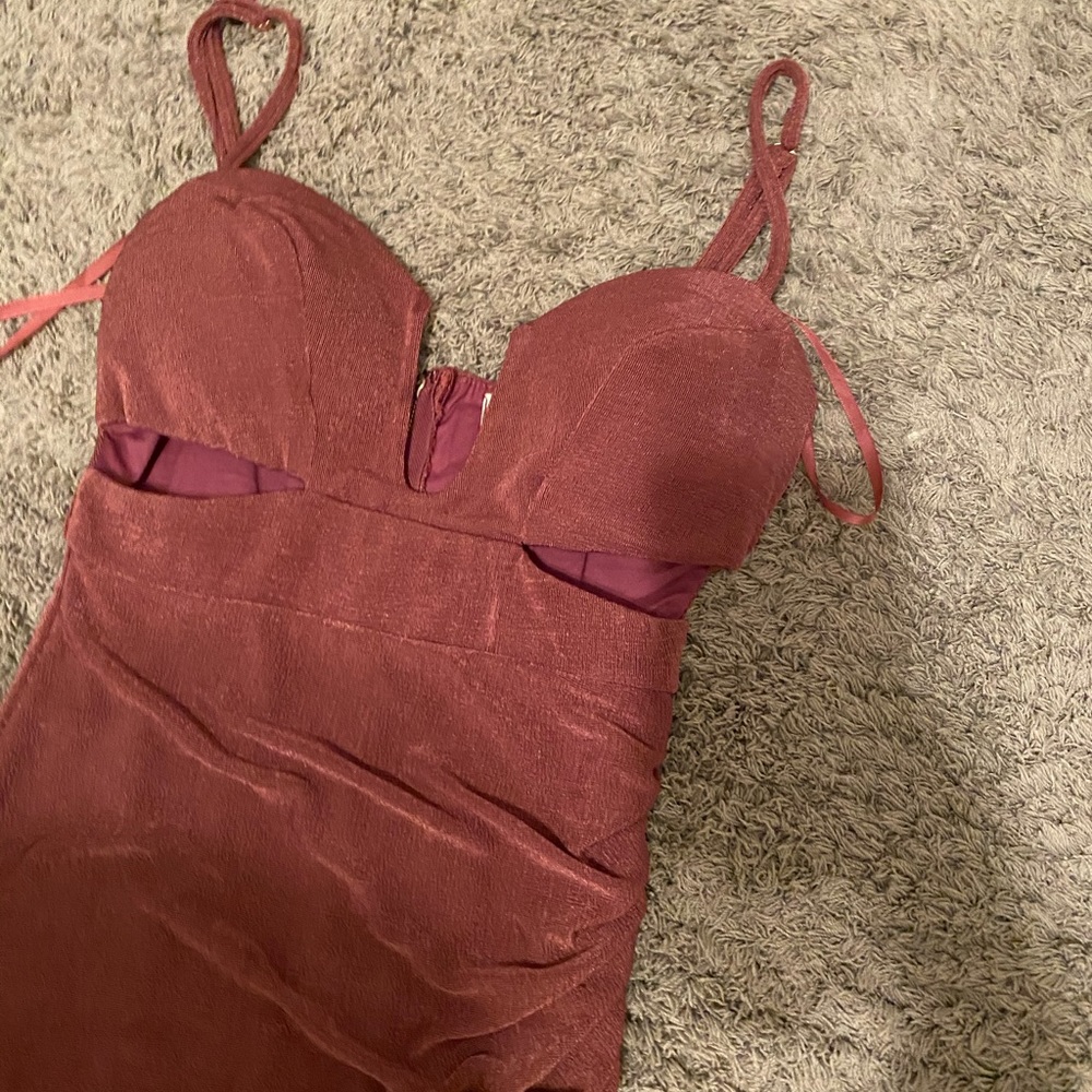 PURPLE CUT OUT DRESS - Picture 3 of 4